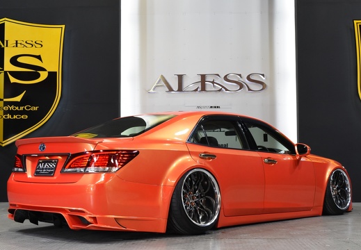 ALESS TOYOTA CROWN SCHWERT QUELL