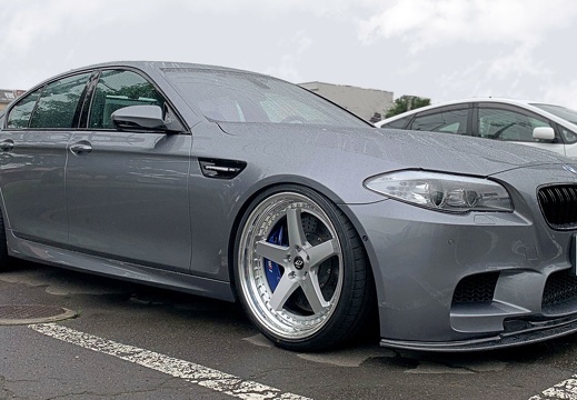 Taiyakan-Kushiro  BMW M5  ZISTANCE W5S