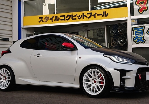 スタイルコクピットフィール TOYOTA GR YARIS WORKEMOTION M8R