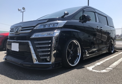 オートバックス大垣店 TOYOTA VELLFIRE ZEAST ST1