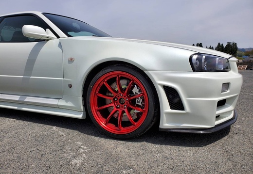 ロードアンドスカイ NISSAN R34 GT-R WORKEMOTION ZR10