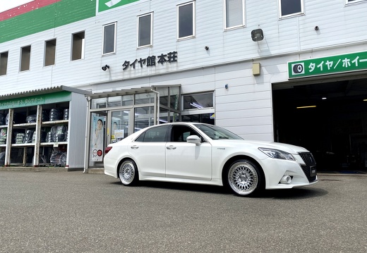 タイヤ館本荘 TOYOTA CROWN GranSeeker CCX