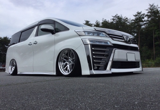 R・E・I TOYOTA VELLFIRE GNOSIS CVX