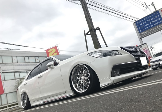 ピットハウスコスギ TOYOTA CROWN MAJESTA GNOSIS HR201