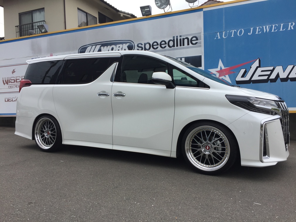 TOYOTA / ALPHARD & VELLFIRE / ZISTANCE W10M | WORK Photo Gallery