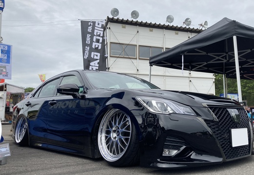 ピースガレージ TOYOTA CROWN ZISTANCE W10M