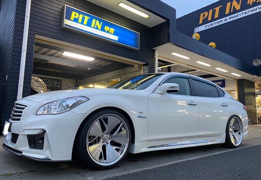 PITIN甲府 NISSAN CIMA GNOSIS CVD