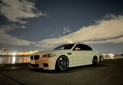 小西タイヤ BMW M5 WORKEMOTION CR3P