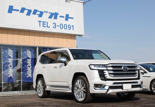 トクダオート TOYOTA LAND CRUISER LS VAJRA SUV