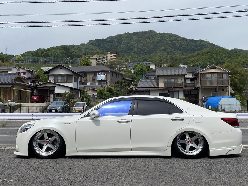 TOYOTA / CROWN / ZISTANCE W5S | WORK Photo Gallery