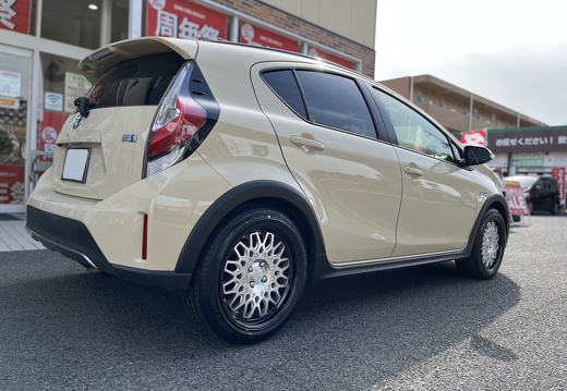 タイヤ館 高松 TOYOTA AQUA SEEKER CX