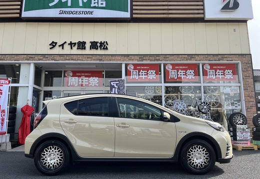 タイヤ館 高松 TOYOTA AQUA SEEKER CX