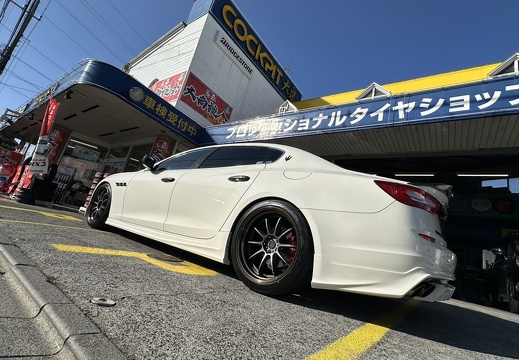 コクピット大泉 Maserati Quattroporte WORK EMOTION ZR10 2P