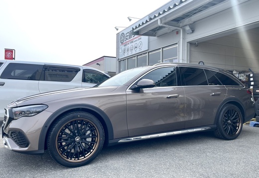 安藤タイヤ Mercedes Benz E-class ZEAST STX