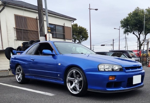 タイヤガレージROAD NISSAN SKYLINE WORK EMOTION T5R2P