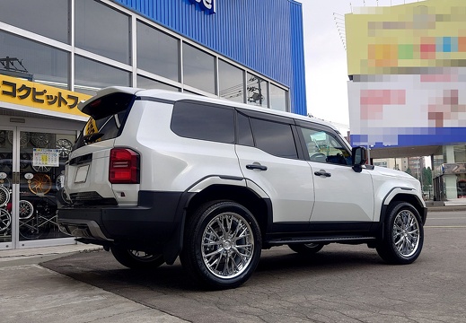 スタイルコクピットフィール TOYOTA LAND CRUISER LS VAJRA SUV