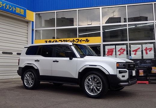 スタイルコクピットフィール TOYOTA LAND CRUISER LS VAJRA SUV