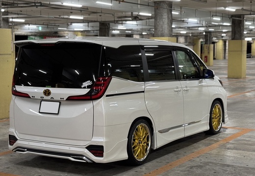 カーサービスグラビティ TOYOTA NOAH SCHWERT QUELL